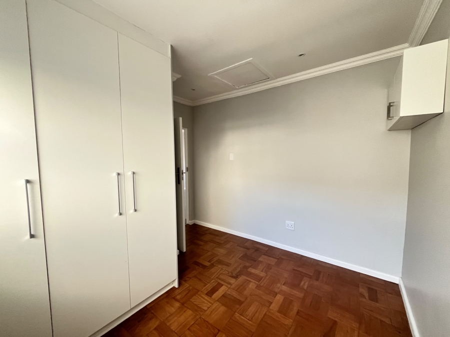 2 Bedroom Property for Sale in Sea Point Western Cape